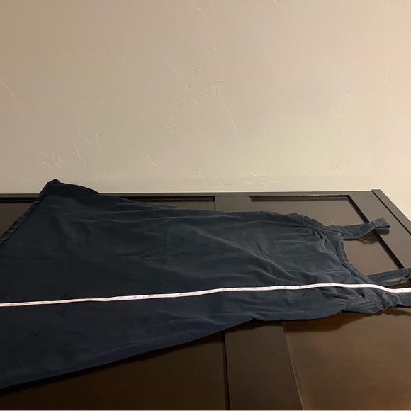 Black Patagonia woman’s dress.Double strap, falls mid thigh. 95% organic cotton. - Picture 8 of 9